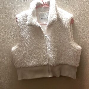 Wallflower Fleece Vest‎